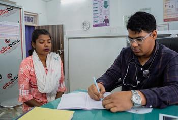 निदान और उपचार के बाद, सुरेखा की सेहत पहले से बेहतर हो गई है.