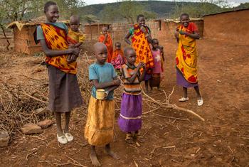 संयुक्त राष्ट्र की प्रजनन स्वास्थ्य एजेंसी - UNFPA, केनया में महिला जननांग विकृति (FGM), को ख़त्म करने के लिये भी सहायता करती है.