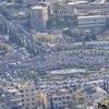آلاف السوريين تجمعوا في دمشق في 13 كانون الأول/ديسمبر للاحتفال بسقوط نظام الأسد.