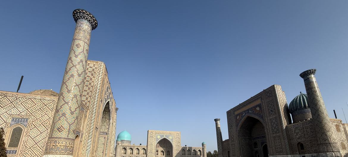 Площадь Регистан в Самарканде, Узбекистан.