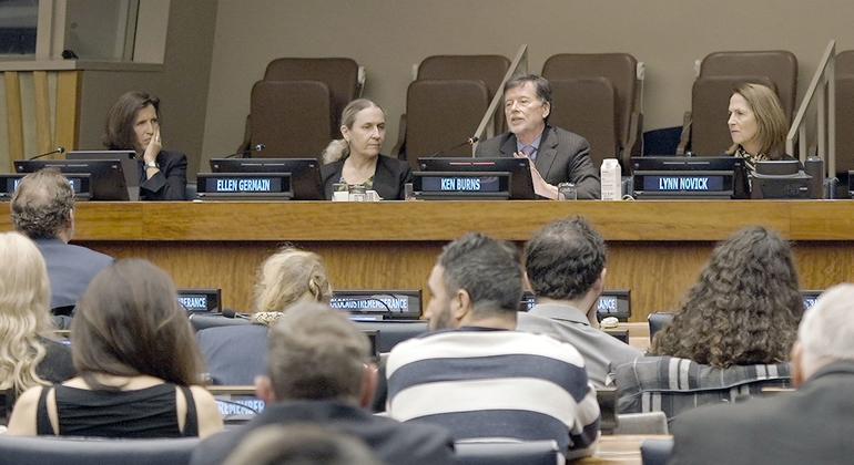 Режиссер Кен Бернс на мероприятии в ООН.
