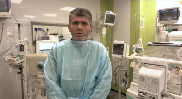 الدكتور أحمد الشاعر، أخصائي طب الأطفال بمستشفى الهلال الإماراتي للولادة في رفح.