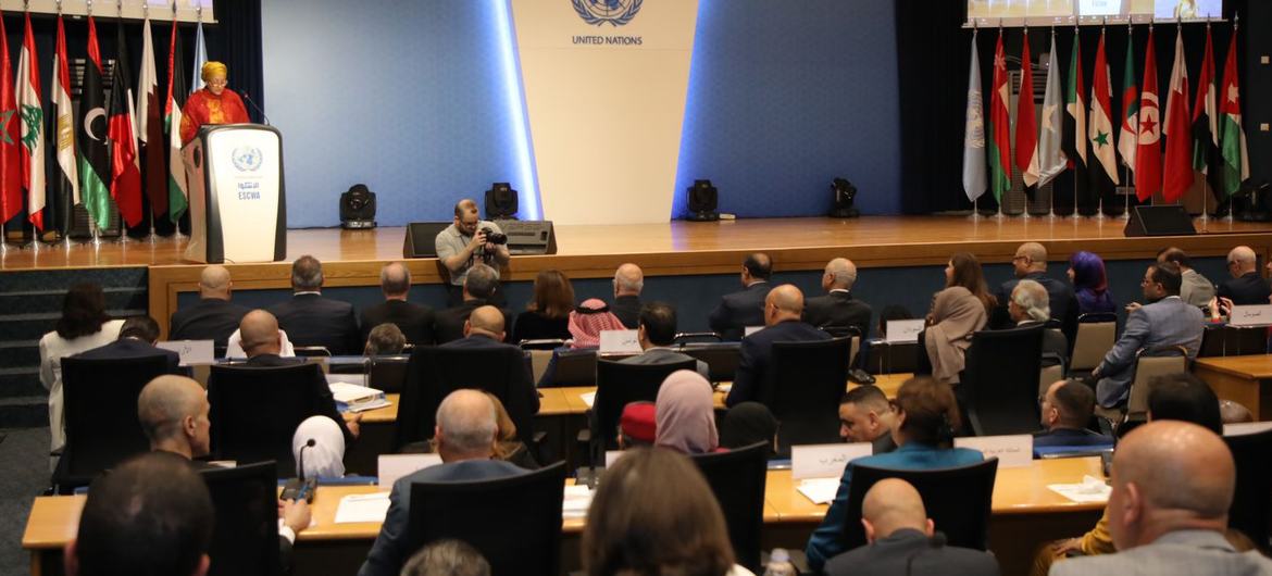 La Vice-Secrétaire générale Amina Mohammed prononce un discours lors de l'ouverture du Forum arabe pour le développement durable 2023, à Beyrouth, au Liban. 