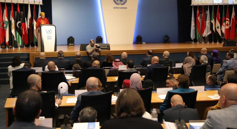 نائبة الأمين العام للأمم المتحدة تلقي كلمة أمام المنتدى العربي للتنمية المستدامة الذي تنظمه لجنة الإسكوا في بيروت