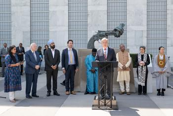 Le Secrétaire général António Guterres s'adresse aux participants au Moment de prière interreligieux pour la paix au siège de l'ONU.