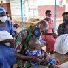 Wazazi wanaoishi na Virusi Vya Ukimwi, vvu wakiwa katika kliniki yao ya kuwapatia usaidizi wilayani Kamuli nchini Uganda.