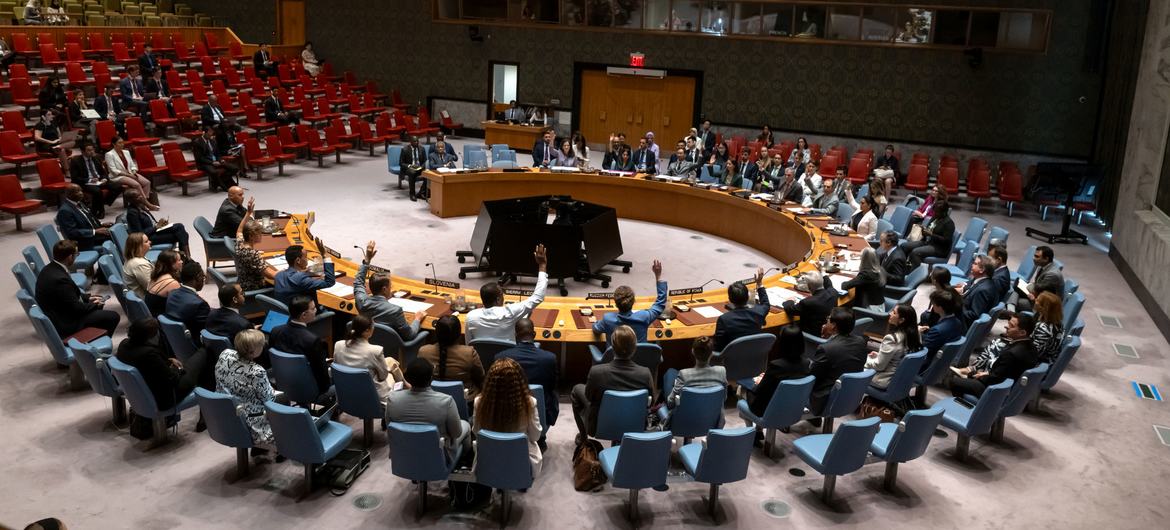 Security Council adopts resolution extending the mandate of the UN Integrated Office in Haiti (BINUH) during the meeting on the question concerning Haiti. Security Council adopts resolution extending the mandate of the UN Integrated Office in Haiti (BINUH) during the meeting on the question concerning Haiti.