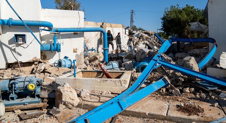 Una estación de bombeo de agua en el suroeste del Líbano dañada durante el reciente conflicto. 