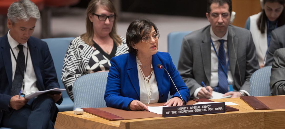 نجاة رشدي، نائبة المبعوث الخاص للأمين العام إلى سوريا، أثناء اجتماع سابق لمجلس الأمن.