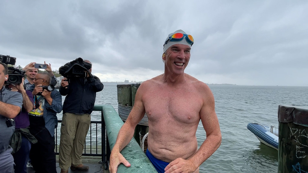 Lewis Pugh, UNEP Patron of the Ocean, immediately after his 517 km swim down the Hudson river.