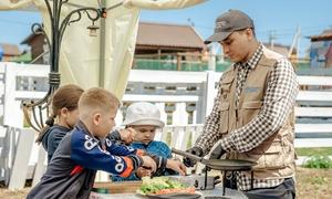 Никита Россов производит на семейной ферме 15 сортов сыра.