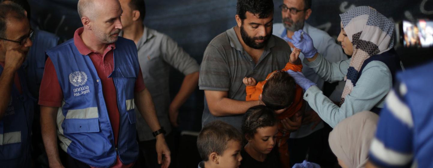 Une deuxième série de vaccinations contre la polio a débuté lundi à Gaza.