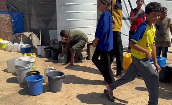 Israel restringe la ayuda a Gaza, diciendo que Hamás debe hacer más para devolver a los rehenes fallecidos