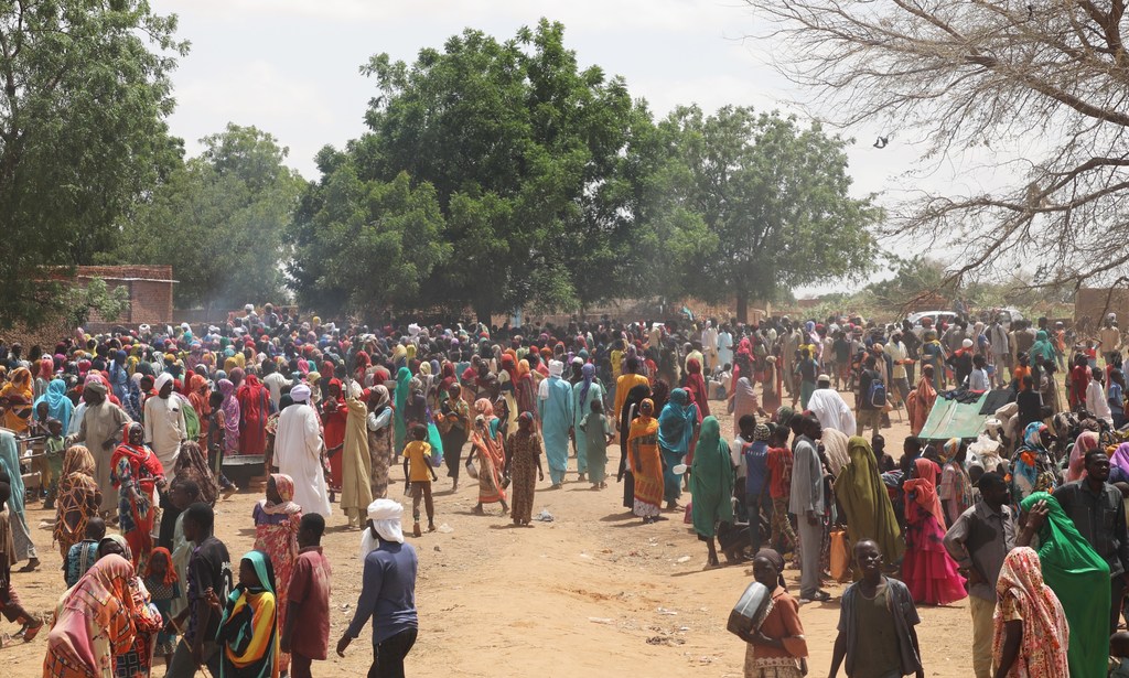 Réfugiés soudanais à Adre, un poste frontière entre le Soudan et le Tchad qui constitue une aide vitale pour des millions de personnes au Soudan. (fichier)