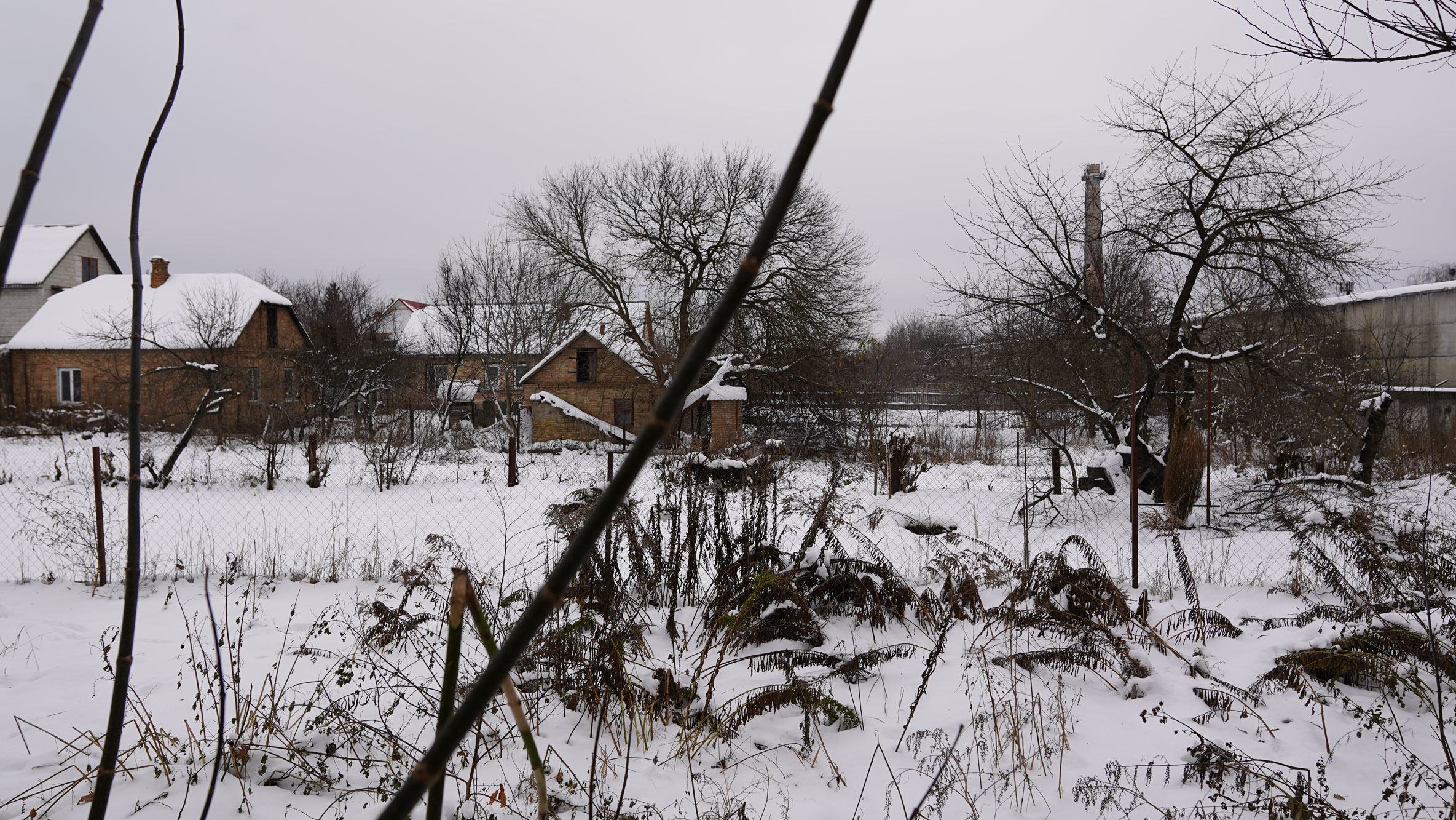 乌克兰布恰市的居民正在为停电的冬天做准备。