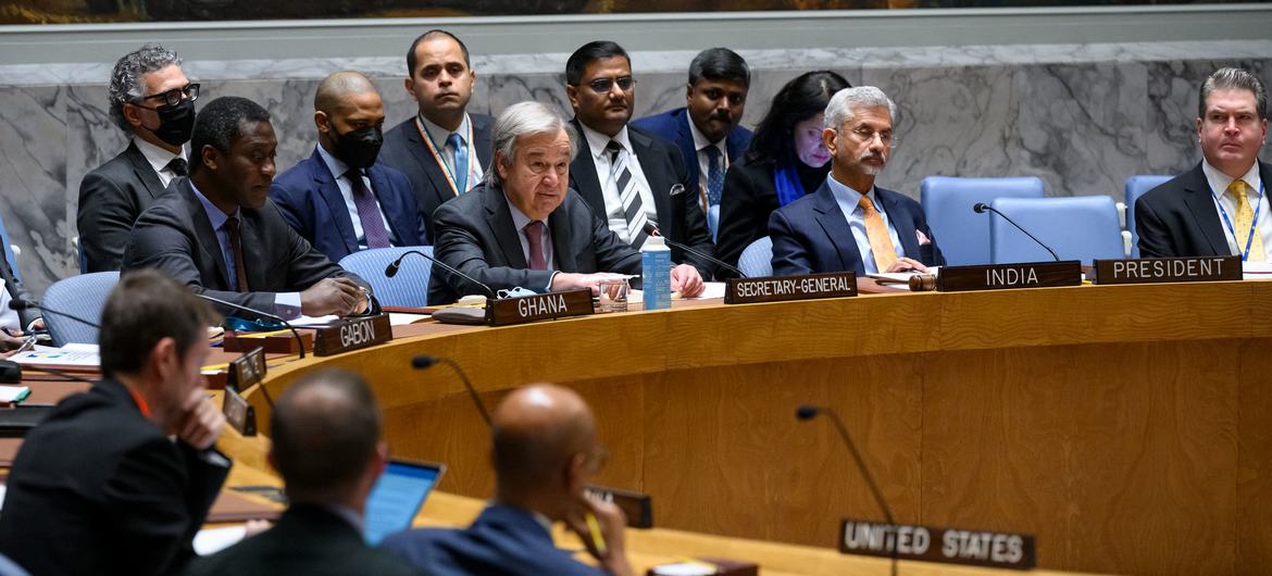 O secretário-geral António Guterres discursa na reunião do Conselho de Segurança sobre a manutenção da paz e segurança internacionais