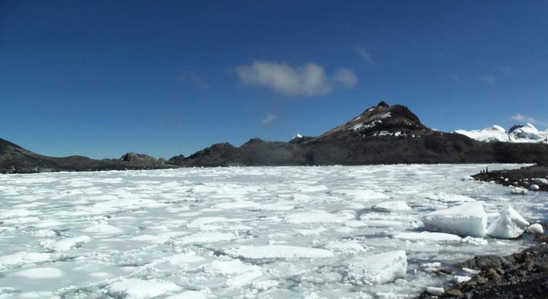 Paisajes que rodean el glaciar Pastoruri, el que más ha retrocedido en la Cordillera Blanca en los últimos 40 años. Es un símbolo del cambio climático.