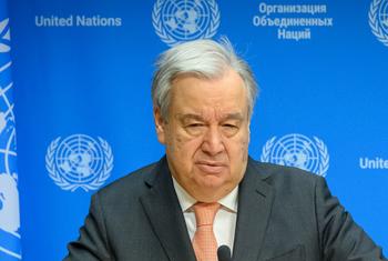 El Secretario Geneal de la ONU, António Guterres, habla a la prensa sobre la guerra en Gaza.