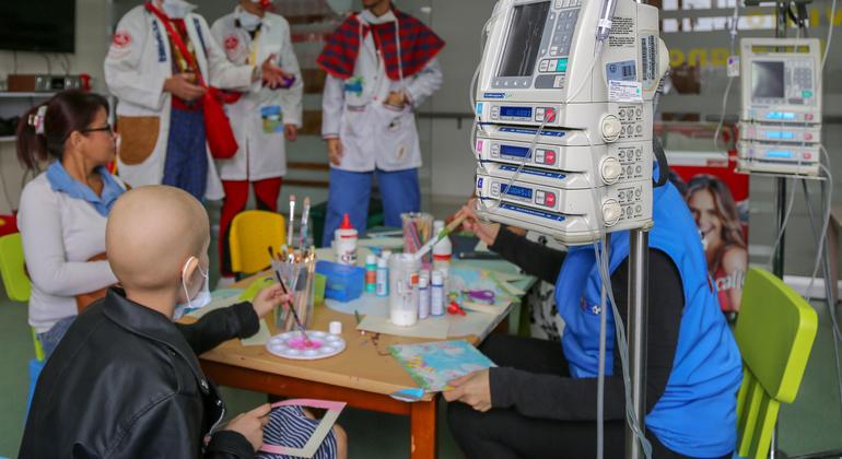 A young cancer patient at the National Cancer Institute of Colombia.