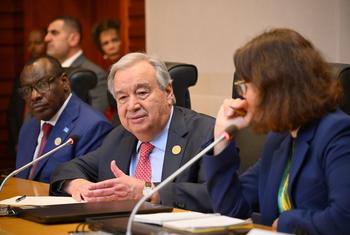 O secretário-geral da ONU, António Guterres, discursa numa conferência de imprensa realizada à margem da Cúpula da União Africana de 2025 em Adis Abeba, Etiópia