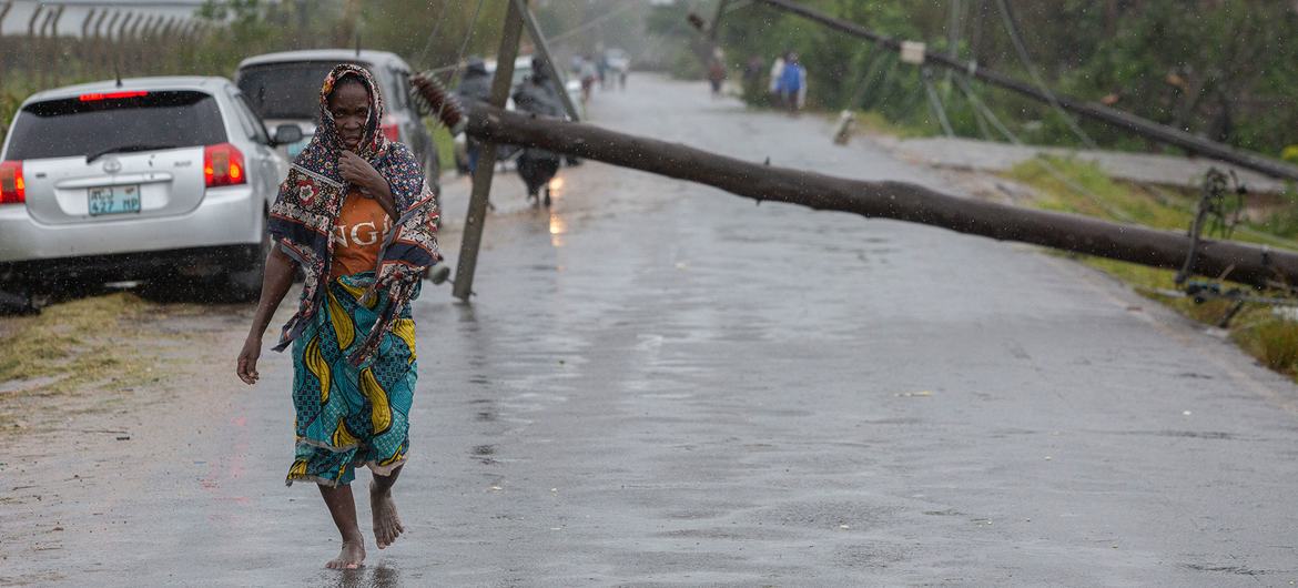 Le cyclone Freddy a touché terre au Mozambique pour la deuxième fois, apportant davantage de fortes pluies, des vents violents et des inondations généralisées.