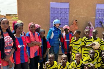 Jill Lawler, Mkuu wa Operesheni za Mashinani na Dharura wa shirika la Umoja wa MAtaifa la kuhudumia watoto UNICEF, nchini Sudan akiwa ziarani Khartoum.