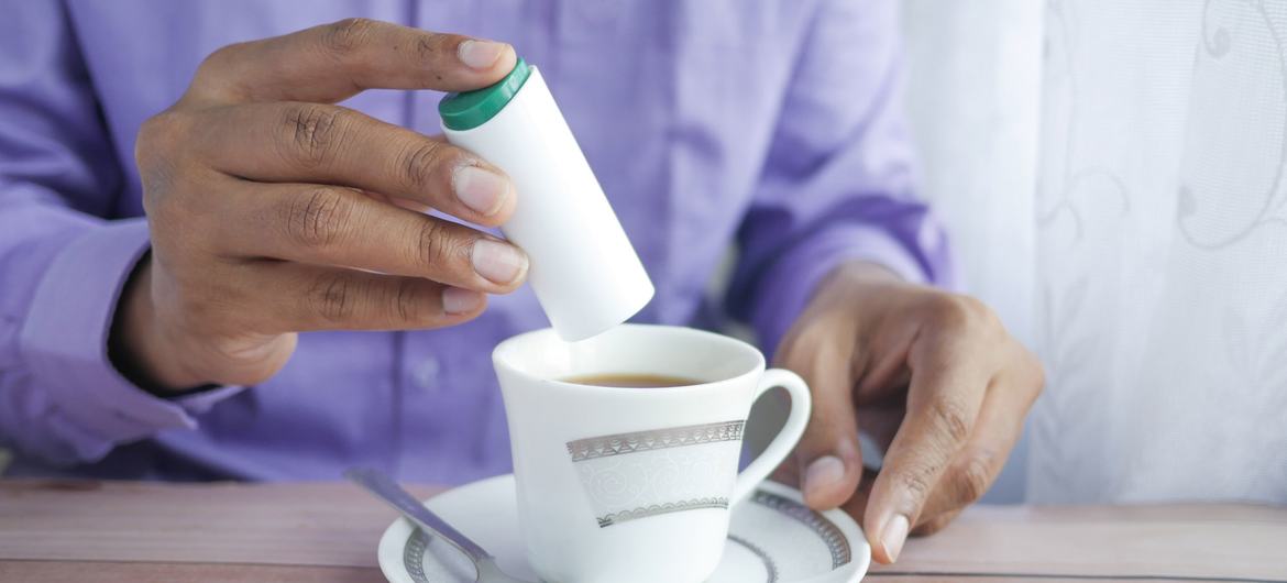 Artificial sweeteners are commonly used to sweeten coffee and tea.