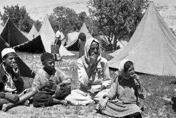 لاجئون فلسطينيون شردوا من ديارهم في عام 1948.
