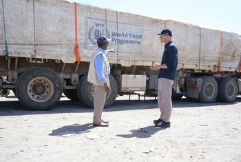 Naibu Mkurugenzi Mtendaji wa WFP, Carl Skau, akitembelea timu ya WFP nchini Sudan kutafuta njia za kupanua ufikiaji wa wanaohitaji msaada wa kibinadamu.