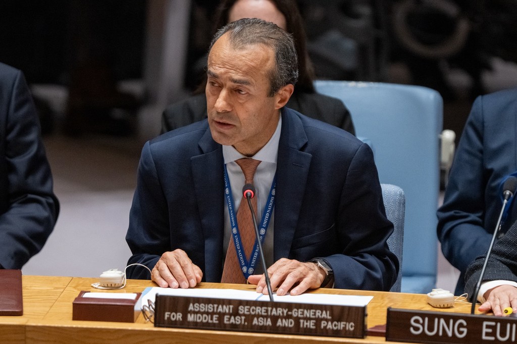 Khaled Khiari, subsecratario general para Oriente Medio, Asia y el Pacífico del Departamento de Asuntos Políticos y de Consolidación de la Paz, informa al Consejo de Seguridad.