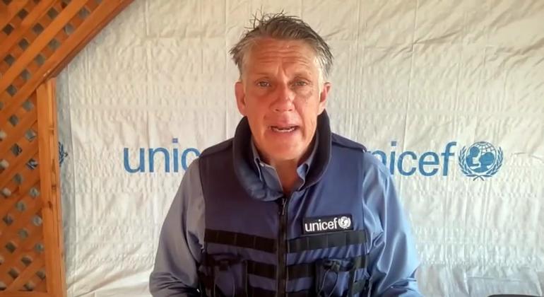 المتحدث باسم اليونيسف، جيمس إلدر متحدثا لأخبار الأمم المتحدة من رفح في غزة.