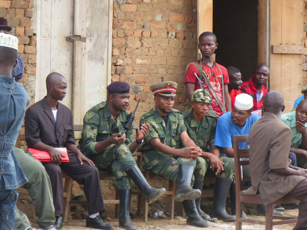 Ntabo Sheka (segundo por la izquierda) dirigió un grupo armado en el este de la R.D. Congo (archivo).