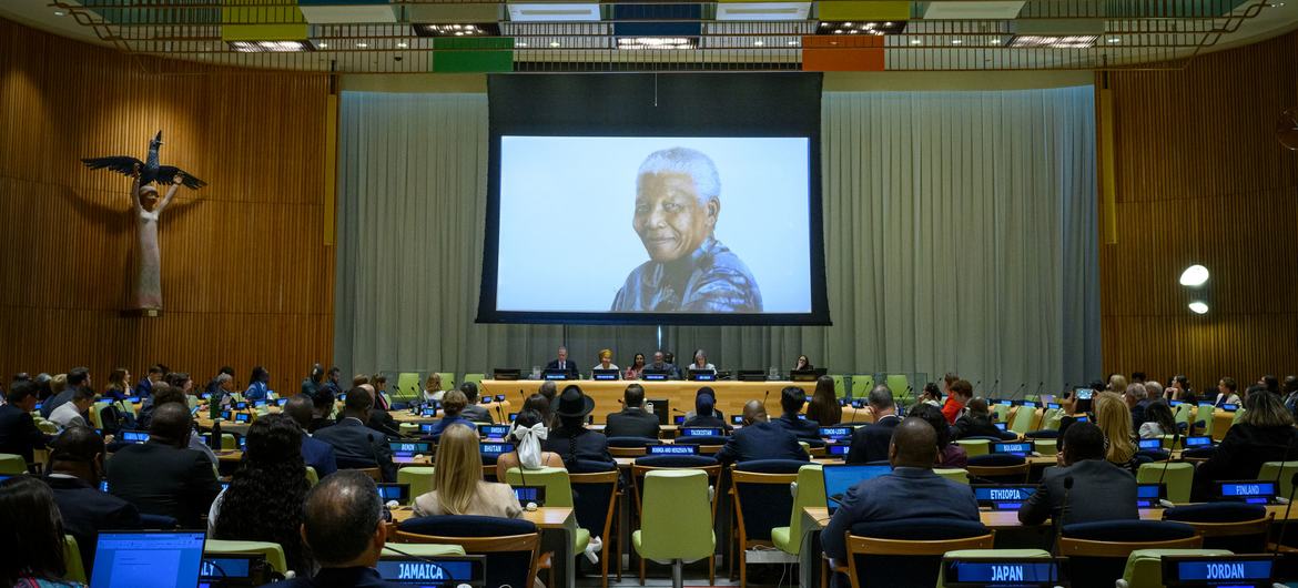 La Asamblea General de la ONU conmemora el Día Internacional de Nelson Mandela, celebrado cada 18 de julio.