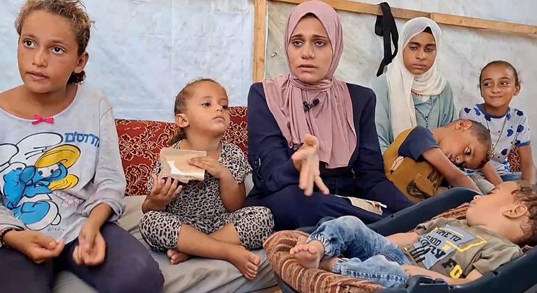 نفين أبو الجديان أصيب ابنها عبد الرحمن أبو الجديان بشلل الأطفال، وهي اول حالة الإصابة يتم تسجيلها في غزة منذ 25 عاما.