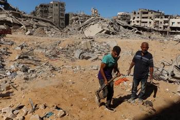 В Газе начались работы по расчистке завалов.