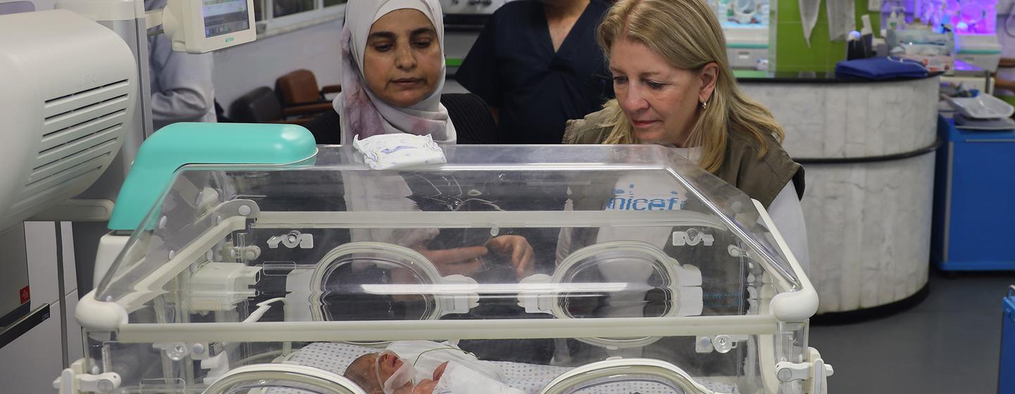 UNICEF Executive Director Catherine Russell (right) visits Nasser hospital in Khan Younis in southern Gaza.