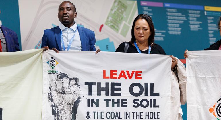 Protesters against fossil fuels in Baru, Azerbaijan.