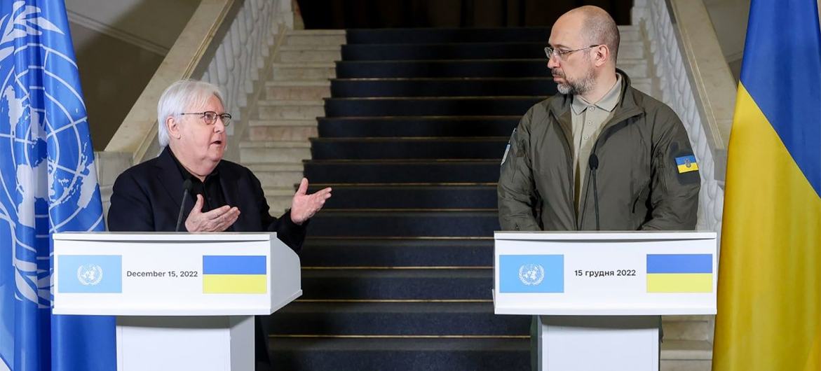 Under Secretary-General for Humanitarian Affairs and Emergency Relief Coordinator, Martin Griffiths (left) makes remarks to the press at the end of his four-day mission to Ukraine. At right is Ukraine Prime Minister, Denys Shmyhal.