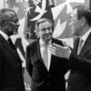 Les anciens Secrétaires généraux, Kofi Annan (à gauche) et Ban Ki-moon (à droite), rendent visite à l'actuel chef de l'ONU, António Guterres (2017).