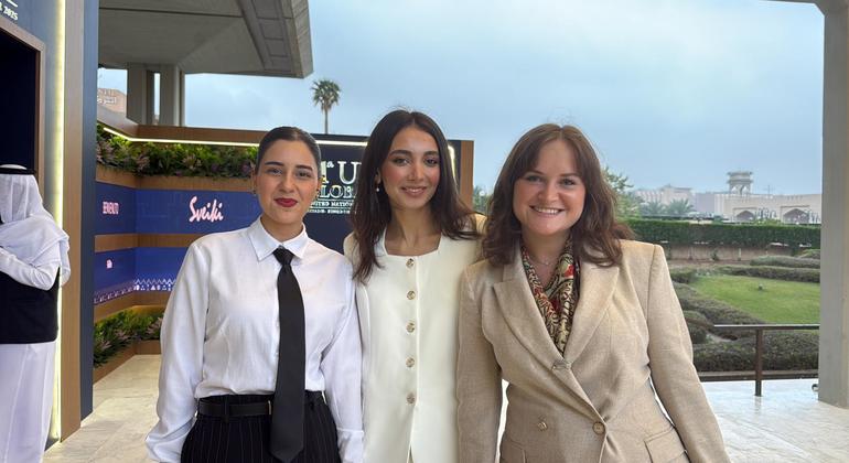 في منطقة غالبا ما تعرف بتاريخها المتسم بالتوترات، تعمل ثلاث شابات من جورجيا وأرمينيا وأذربيجان على إعادة رسم ملامح المستقبل. رسالتهن قوية: السلام يبدأ من الناس، والشباب قادرون على تغيير كل شيء عندما يختارون العمل معا.. المزيد في هذا التقرير 