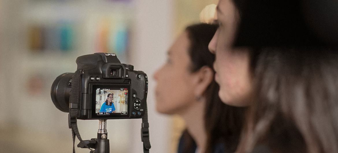  महिलाएँ ख़बरों के विषय या स्रोत के रूप में केवल 26 प्रतिशत हिस्सेदारी रखती हैं.