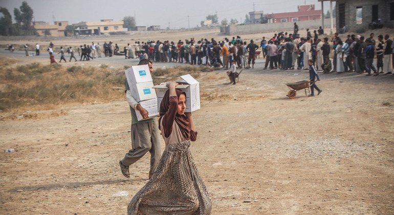 Msaada wa kibiinadamu ukigawiwa katika kijiji cha Ibrahim Khalil Iraq