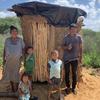得益于联合国儿童基金会哥伦比亚办事处和巴克斯特国际基金会的支持，费尔明成为他所在社区第一个建造厕所的人。