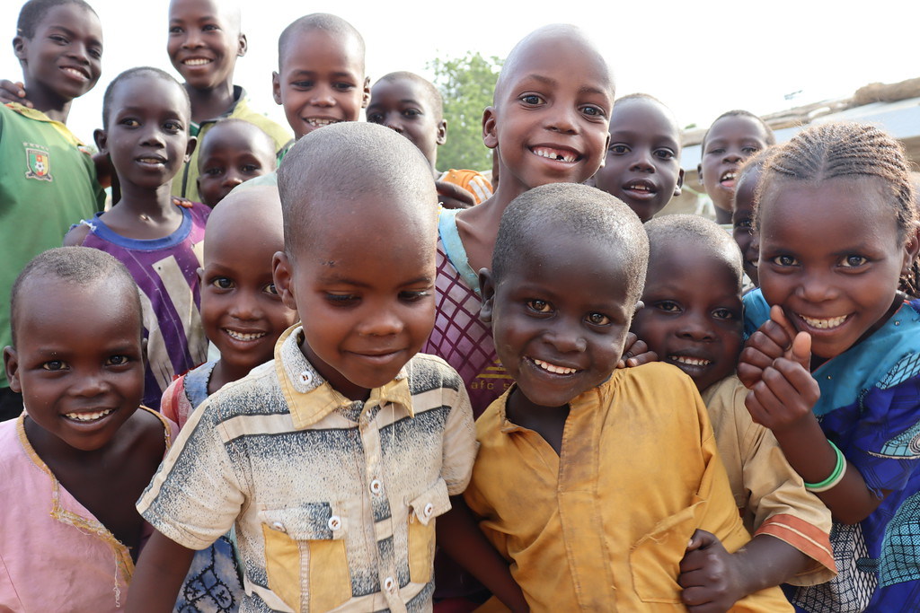Des enfants à Maroua, Domayo, dans l’extrême Nord du Cameroun, une région impactée par le conflit dans la région du Lac Tchad couple au changement climatique.  