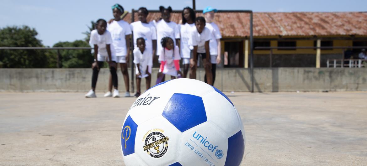 UNICEF organized an inclusive sports event in partnership with FAMOD (a civil society organization that works to support, coordinate and promote the human rights and well-being of people with disabilities in Mozambique.