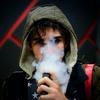 De nombreux pays ont constaté des niveaux alarmants d’utilisation de l’e-cigarette chez les adolescents. 