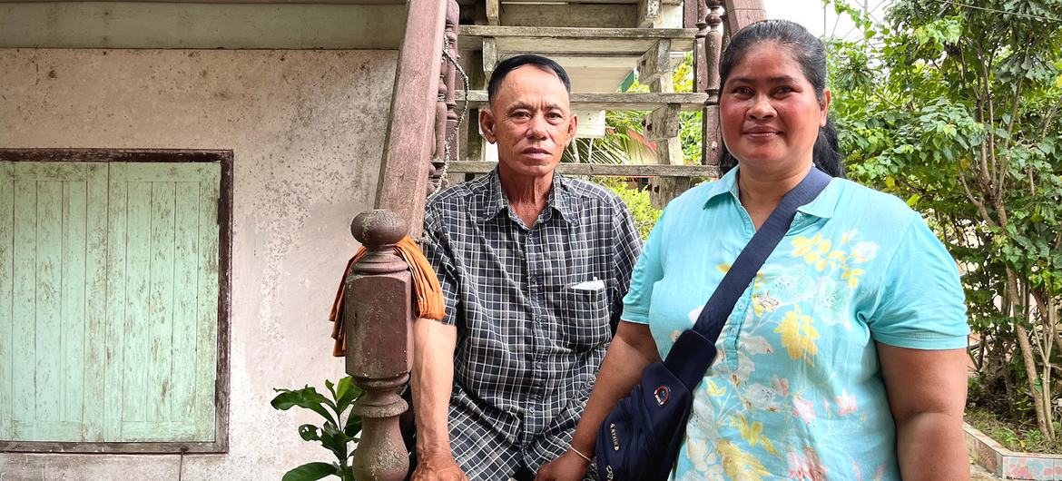 कम्बोडिया के मूल निवासी, जिआ साई टोट और साई सोम, थाईलैंड में छह साल से अधिक समय से काम कर रहे हैं.