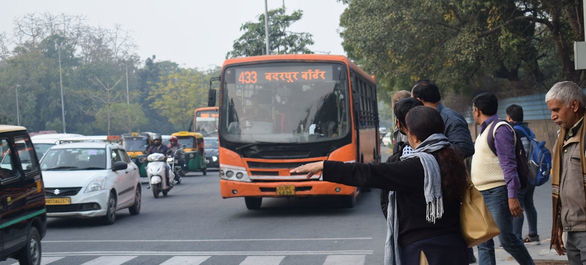 यह सुनिश्चित करने के लिए कि शहरी गतिशीलता प्रणाली और सार्वजनिक स्थान सुरक्षित, समावेशी और लिंग-उत्तरदायी होने के लिए डिज़ाइन किए गए हैं, भारत के शहरों में महिलाओं के अनुकूल सार्वजनिक परिवहन का निर्माण करें.