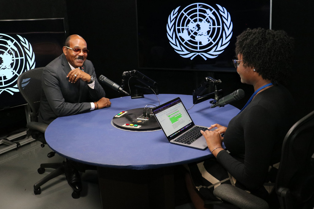 安提瓜和巴布达总理布朗接受《联合国新闻》采访。