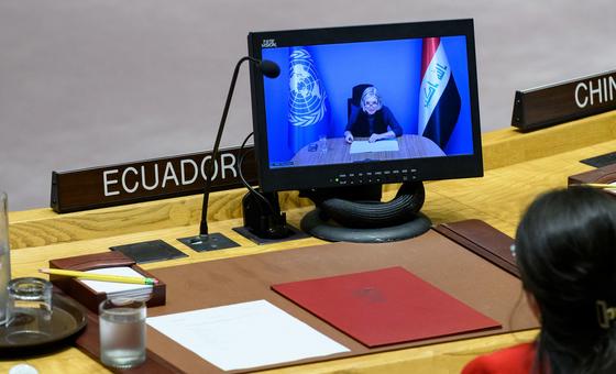 جنين هينيس-بلاسخارت (على الشاشة)، الممثلة الخاصة للأمين العام ورئيسة بعثة الأمم المتحدة لمساعدة العراق (يونامي)، تطلع مجلس الأمن على الوضع في البلاد.